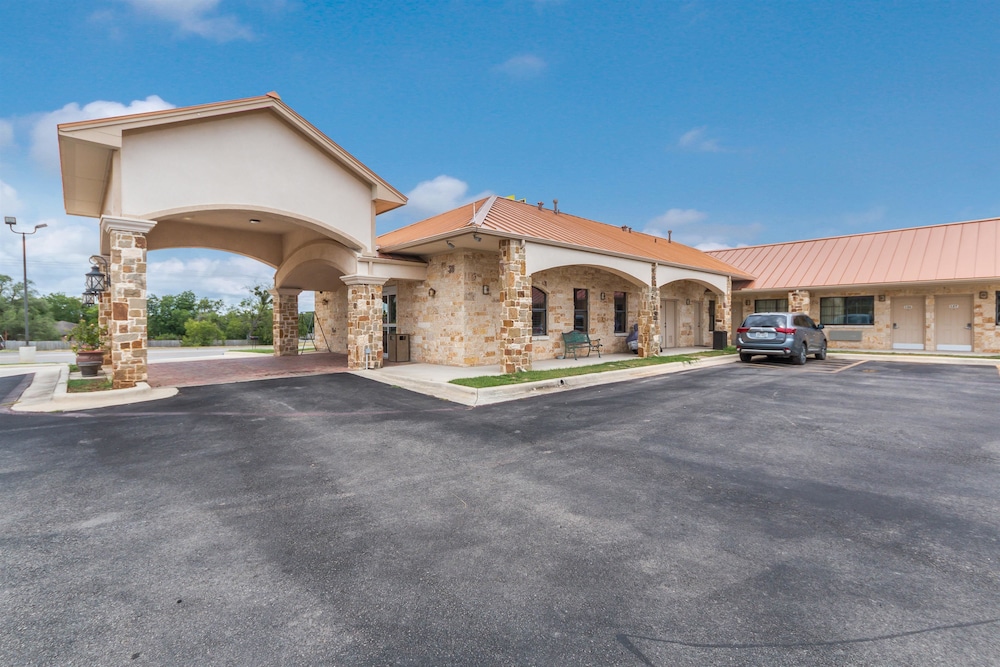 Eagle Ford Inn - photo 33