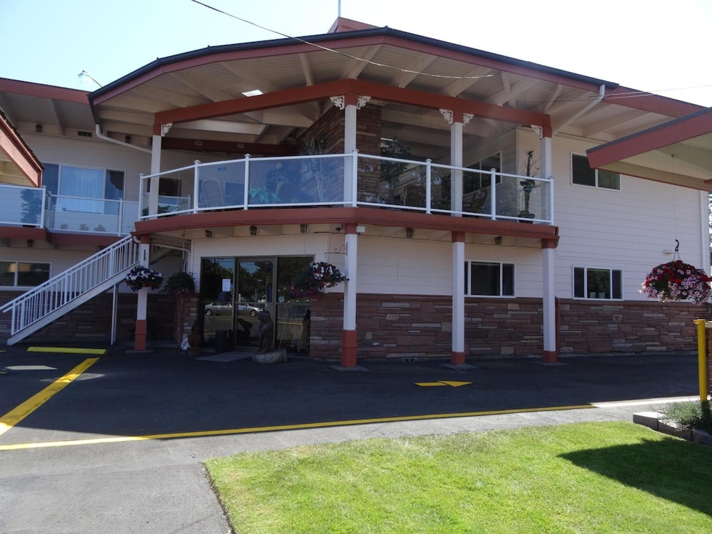 Breakers Boutique Inn - photo 131