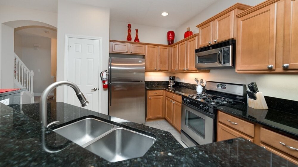 Enjoy Orlando With Us Reunion Resort Feature Packed Spacious 3 Beds 2 Baths Townhome 6 Miles To Disney - photo 16