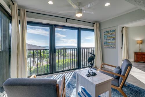 Perfect Beach Front Getaway in Holmes Beach, United States