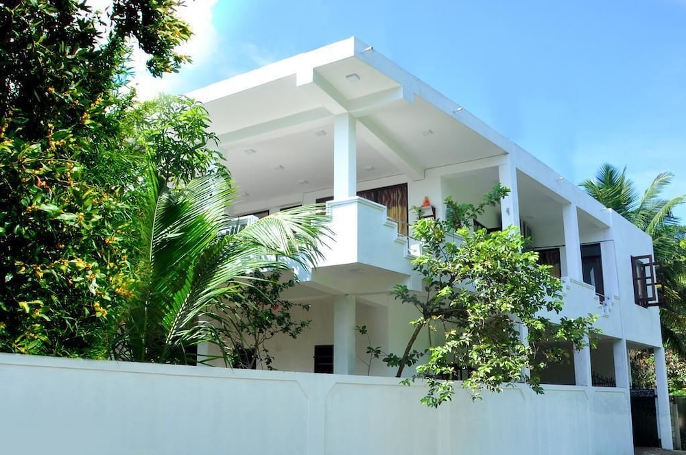 Pitaya - carbon neutral hotel in Weligama