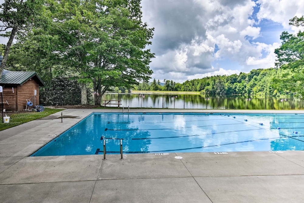 Golf and Resort Amenities Newland Mountain Cabin - photo 24