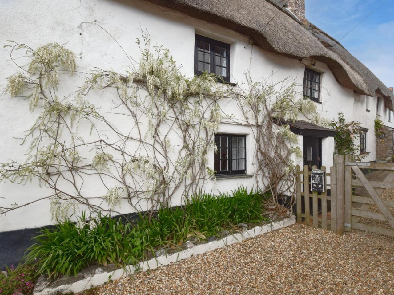 3 Bed in Ringmore 75138 - last minute hotel in Kingsbridge