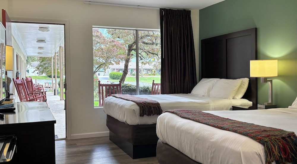 Castlewood Inn - photo 25