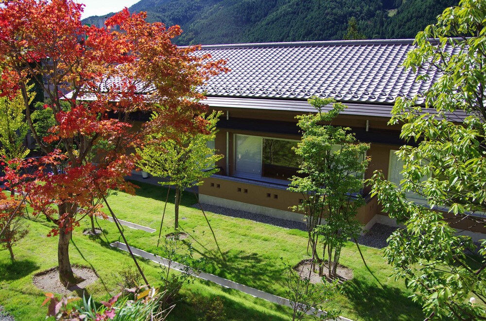Gero Onsen Yukyunohana — Gero