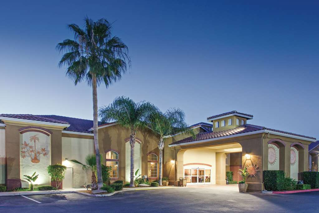 La Quinta Inn & Suites by Wyndham Los Banos - photo 2