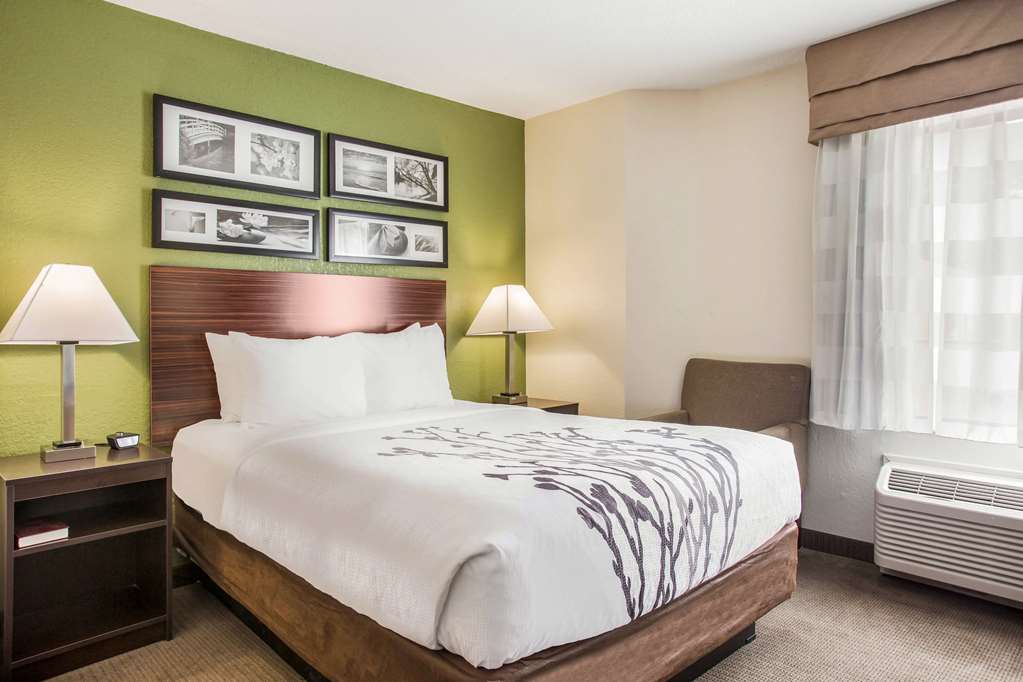 Quality Inn Kansas City International Airport - photo 12