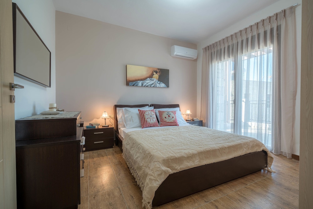Olive Garden Villas — Perama — photo 2