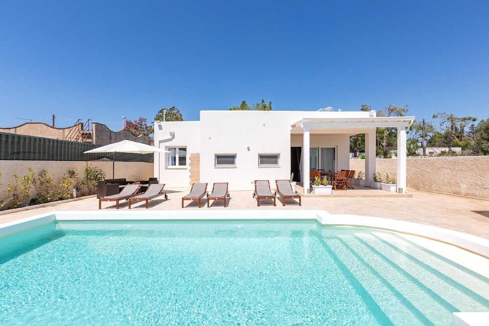 Villa San Teodoro by BarbarHouse — 4-Star Luxury Hotel in Avetrana, Italy