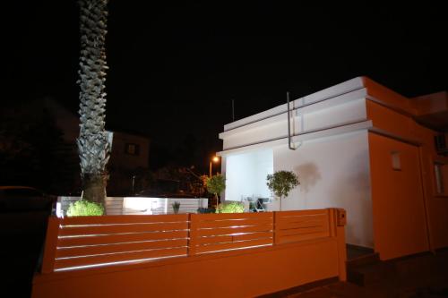 Apollo Rooms by Albert's Apartment