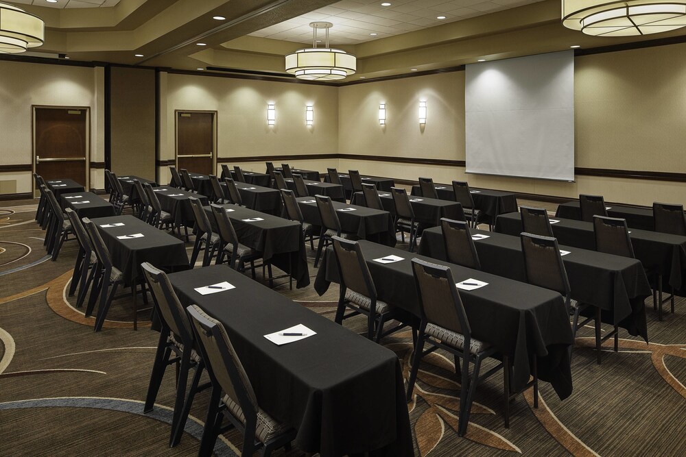 Sheraton Sioux Falls Hotel & Convention Center - photo 39