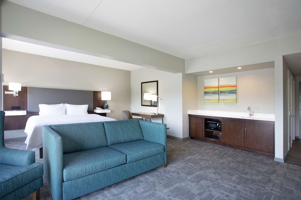 Hampton Inn Bedford - photo 20