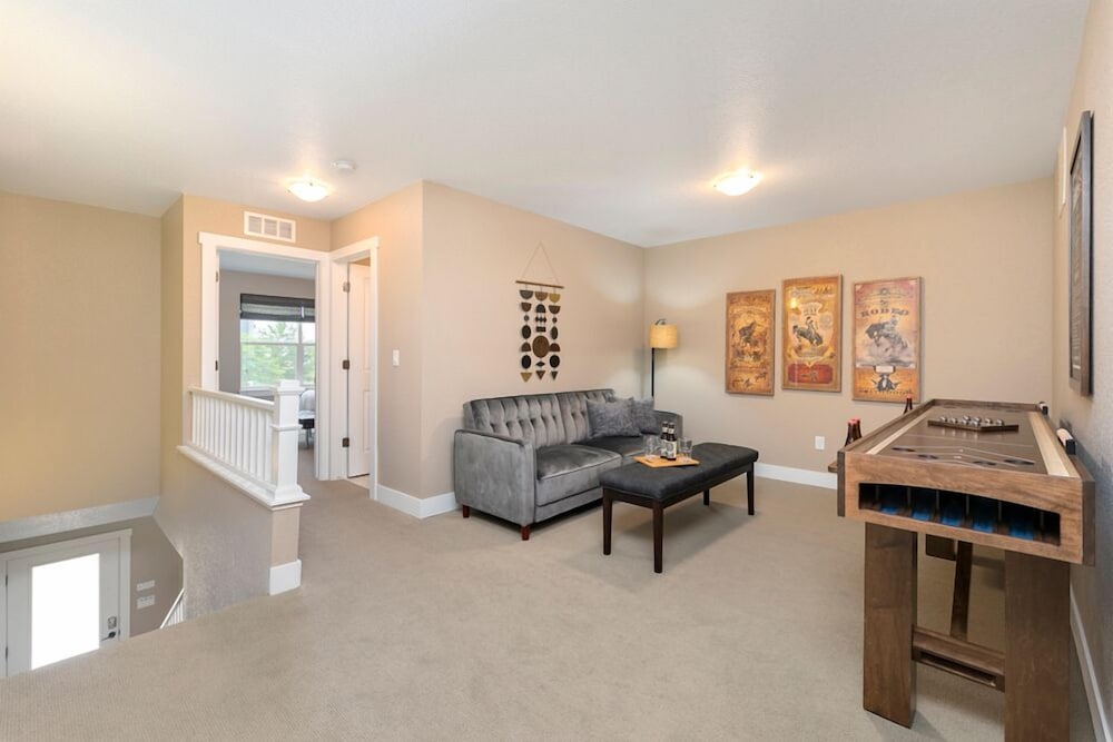 Amazing Urban Townhome near Breweries & River - photo 12