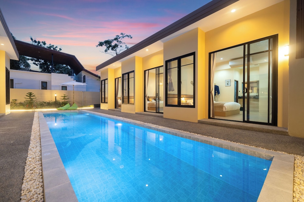 Amaleena Pool Access in Rawai, Thailand