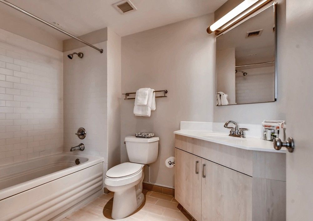 Global Luxury Suites at China Town - photo 17