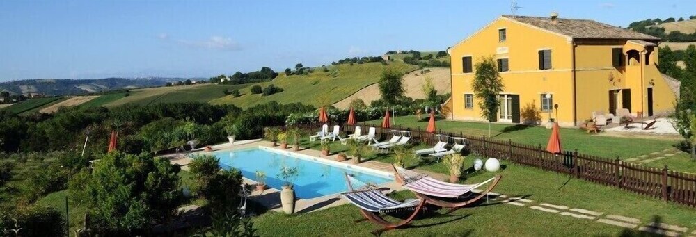 Villa Scuderi — 4-Star Luxury Hotel in Recanati, Italy
