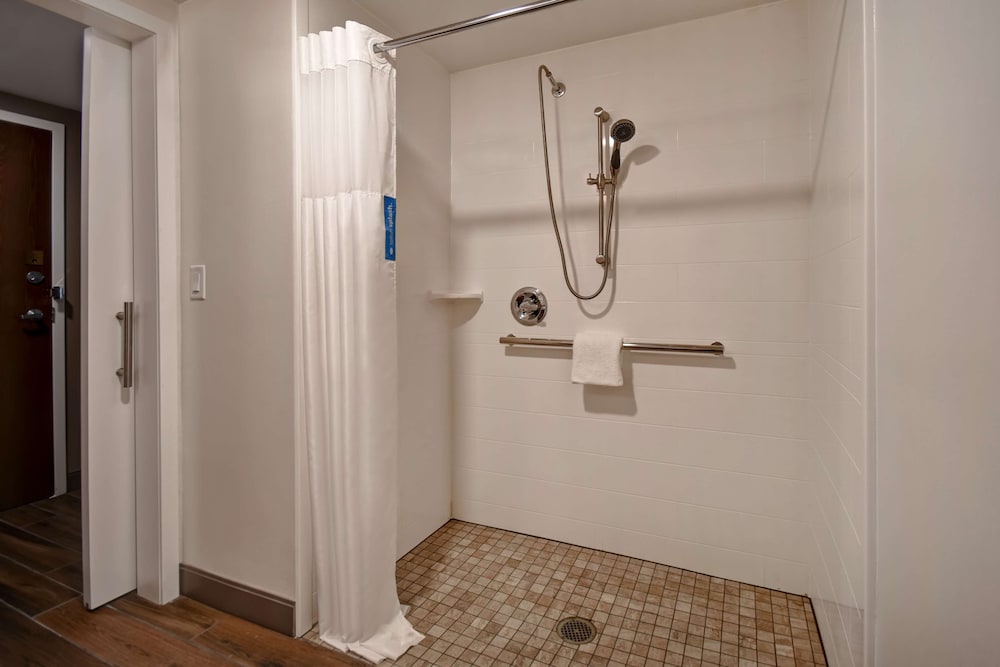Hampton Inn Birmingham Colonnade 280 - photo 33