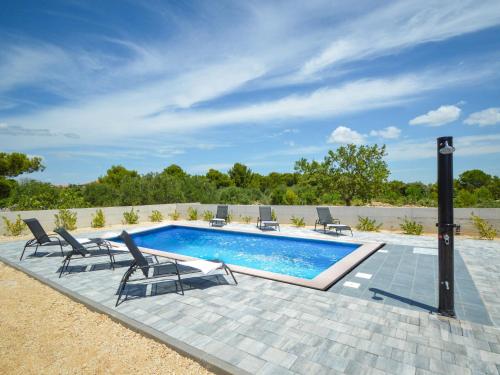 Holiday Home Milena by Interhome — 4-Star Luxury Hotel in Pakostane, Croatia
