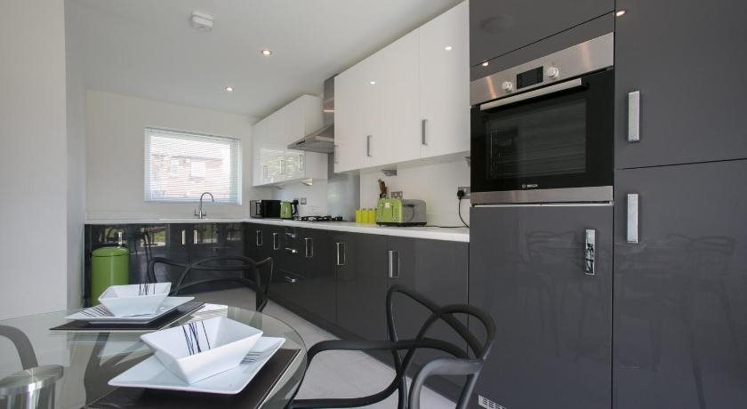 The Axis Guest House — 4-Star Luxury Hotel in Manchester, United Kingdom