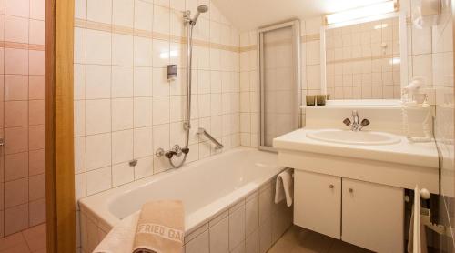 Hotel Pension Bergfried in Galtuer, Austria