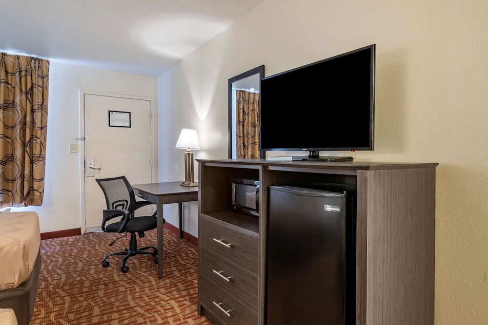Quality Inn At Town Center - photo 22