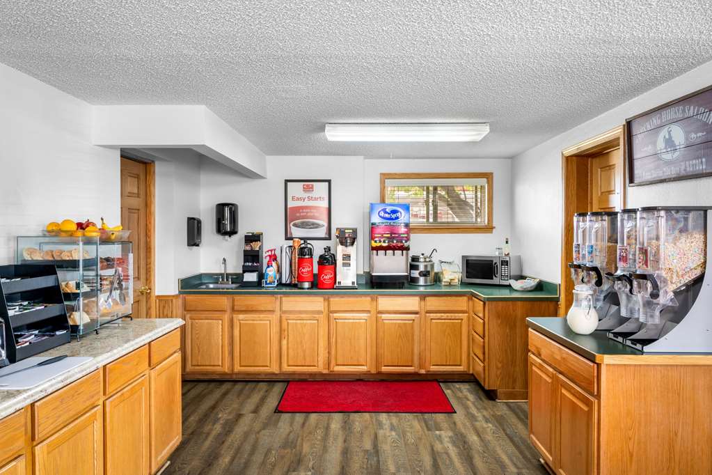 Econo Lodge Miles City I 94 - photo 40