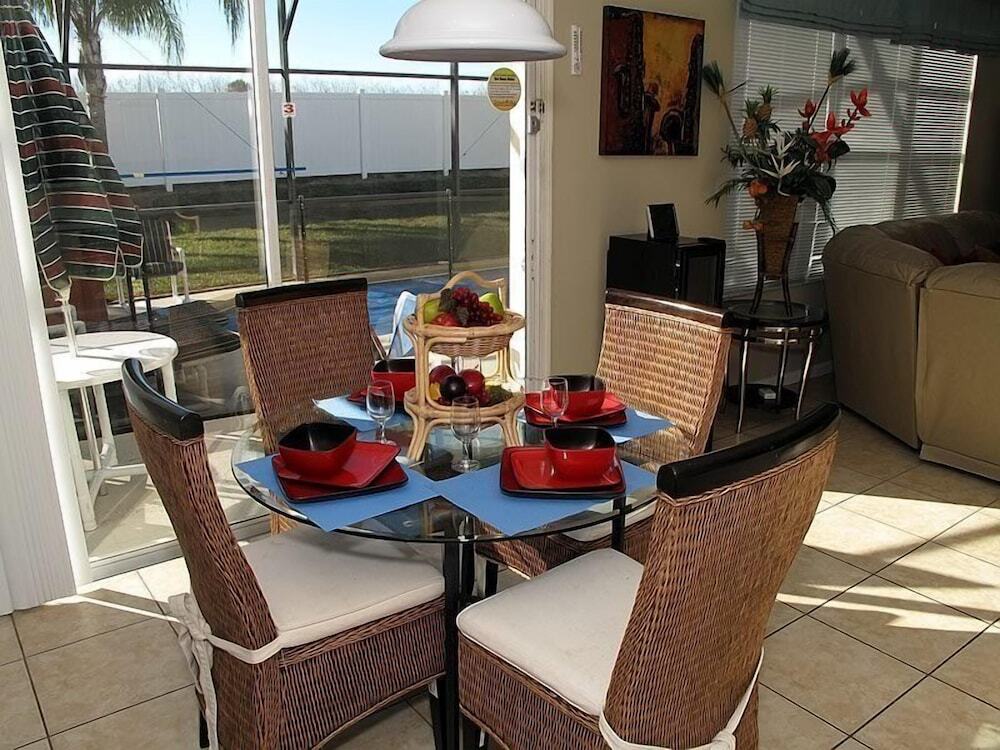 Beautiful 6 Bedroom 4 Bath Pool Home In Gated Resort - photo 6