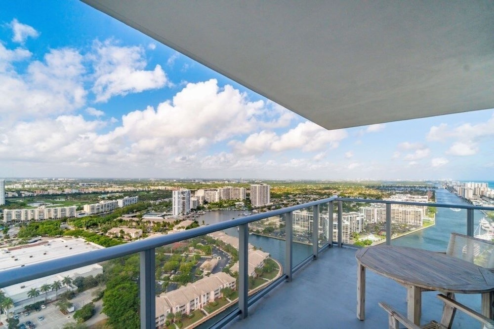 Hyde Beach House Luxury Condo resort 2 Bedroom Condo by RedAwning - photo 54