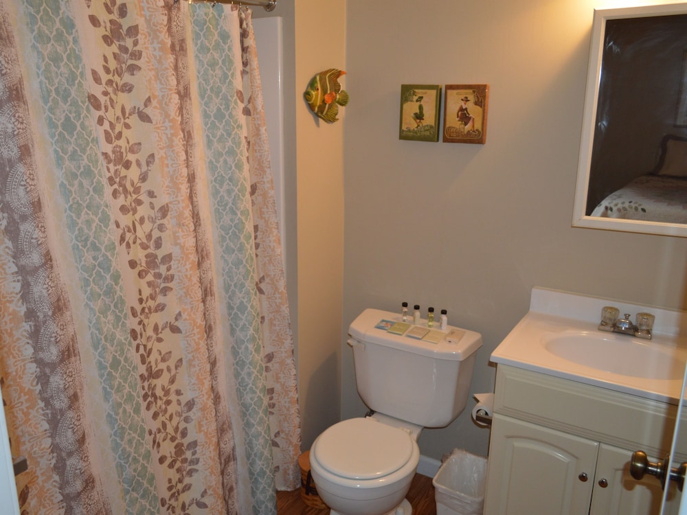 Canal Side Inn - photo 9