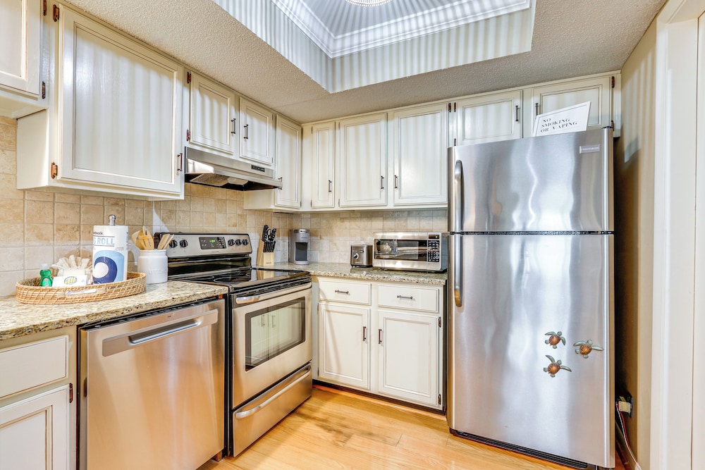 Resort Perks Beach Access: Condo in Hilton Head - photo 8