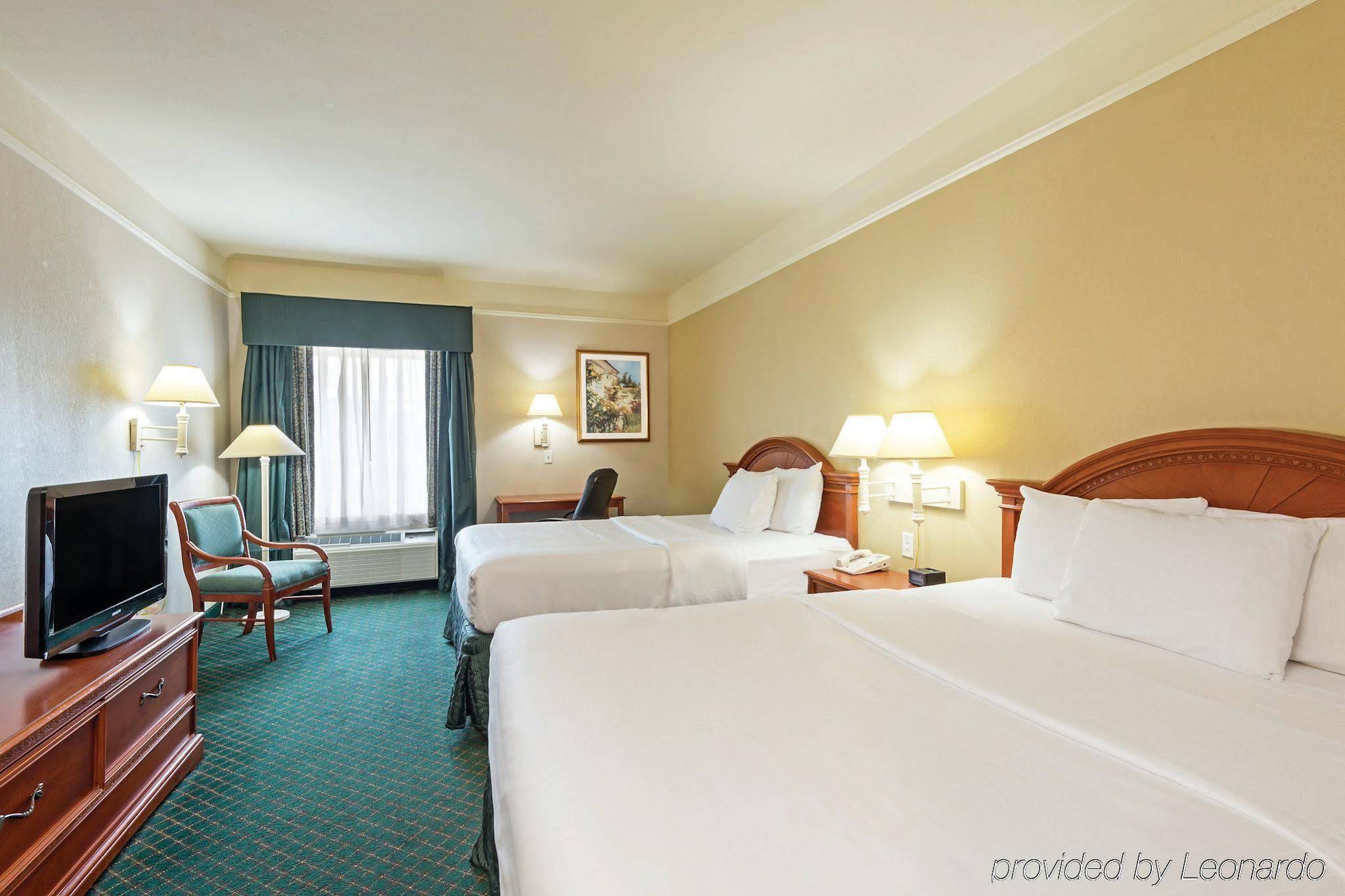 La Quinta Inn & Suites Covington - featured photo