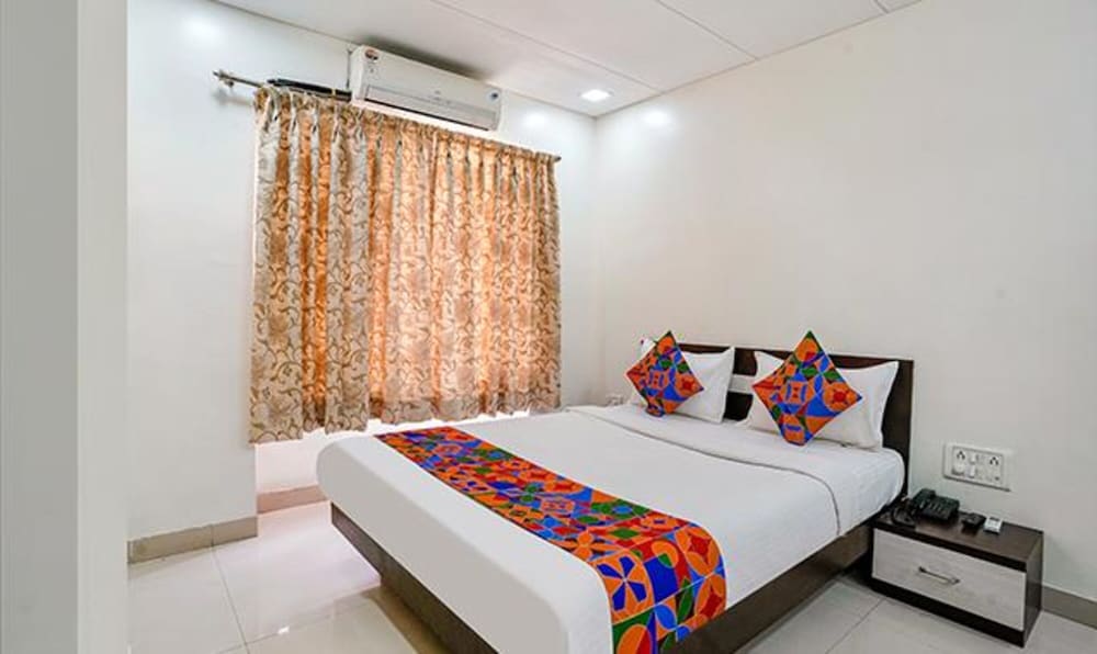 Fabexpress Jasmin Rooms - last minute hotel in Pune