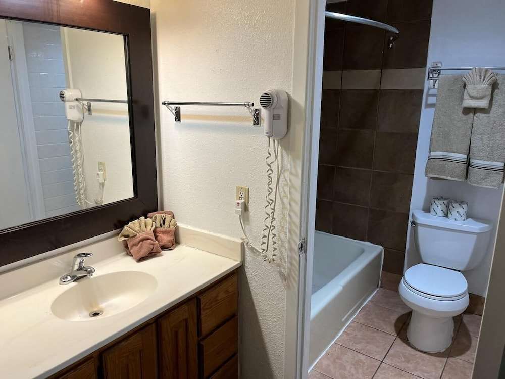 Vernals Best Value Inn - photo 14