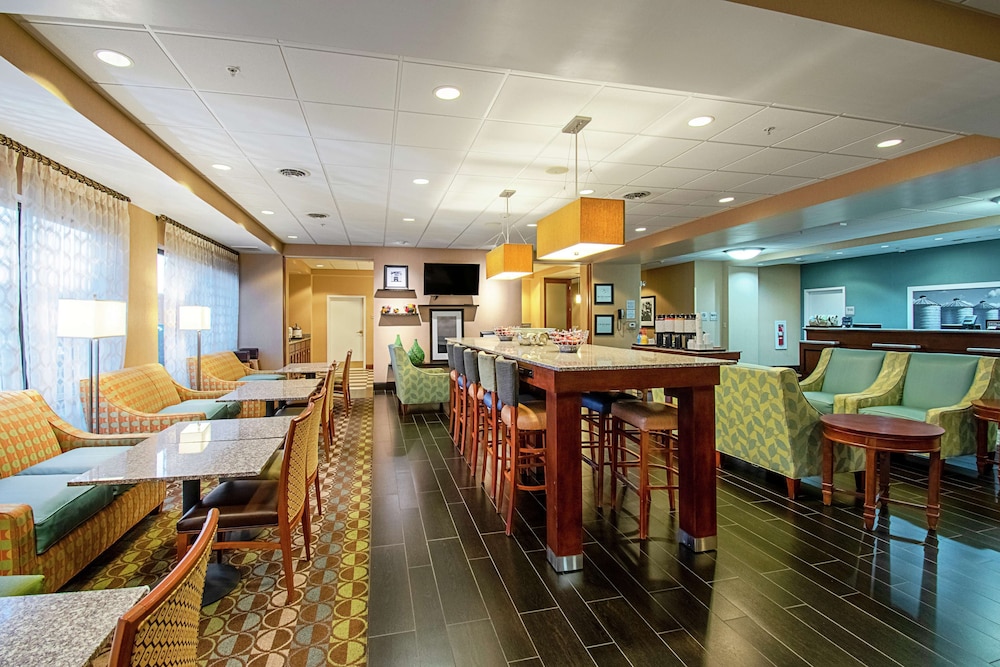 Hampton Inn Pine Grove - photo 63