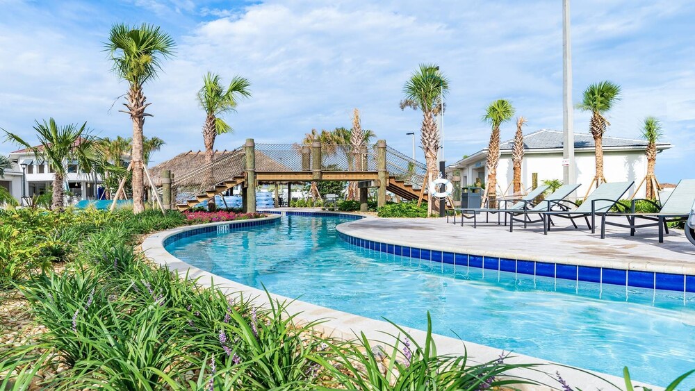 4BR Tropical Storey Lake Townhome Private Pool - photo 24