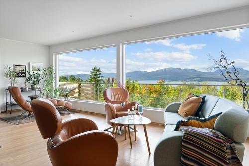 Central Arctic Panoramic Views — 4-Star Luxury Hotel in Tromso, Norway