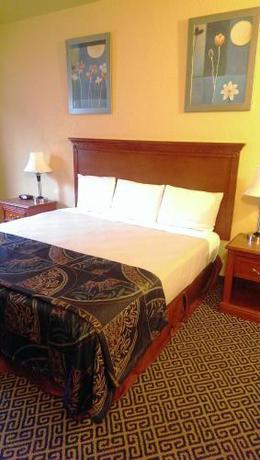 HiWay Inn Express Hotel & Suites - photo 9