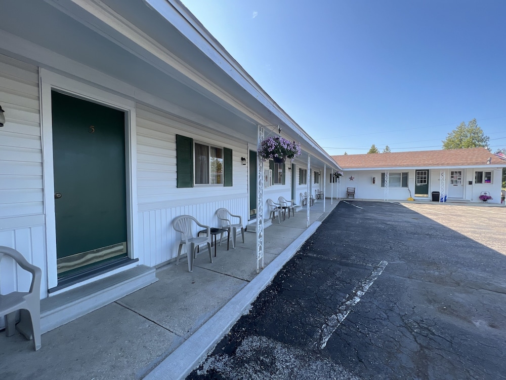 Cedars Motel - photo 25