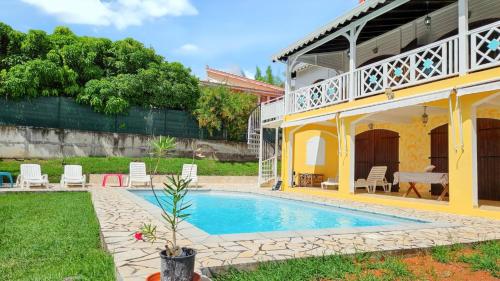 Appartement spacieux aux Trois Îlets avec piscine partagée — 4-Star Luxury Hotel in Les Trois-Ilets, Martinique
