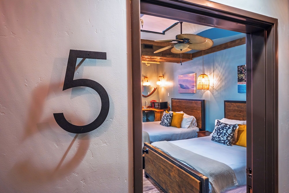 Nomads Hotel Near San Clemente Pier - photo 11