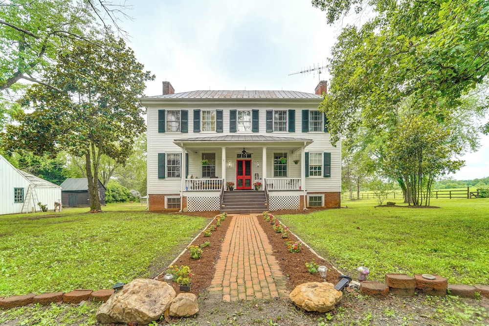 Historical 30 acre Retreat in Virginia — hotel near Charlottesville Albemarle Airport