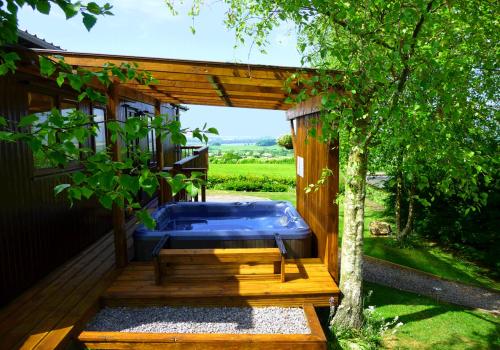 Limestone Lodges - carbon neutral hotel in Unknown City