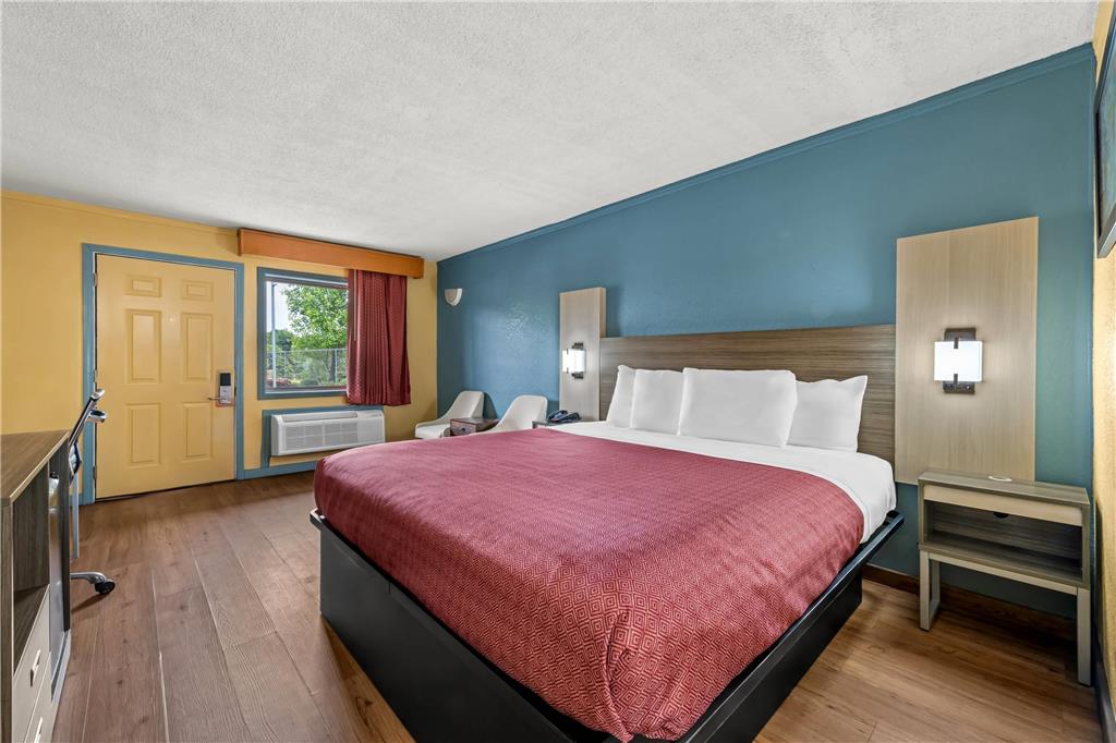Econo Lodge Charlotte Airport Area - photo 18