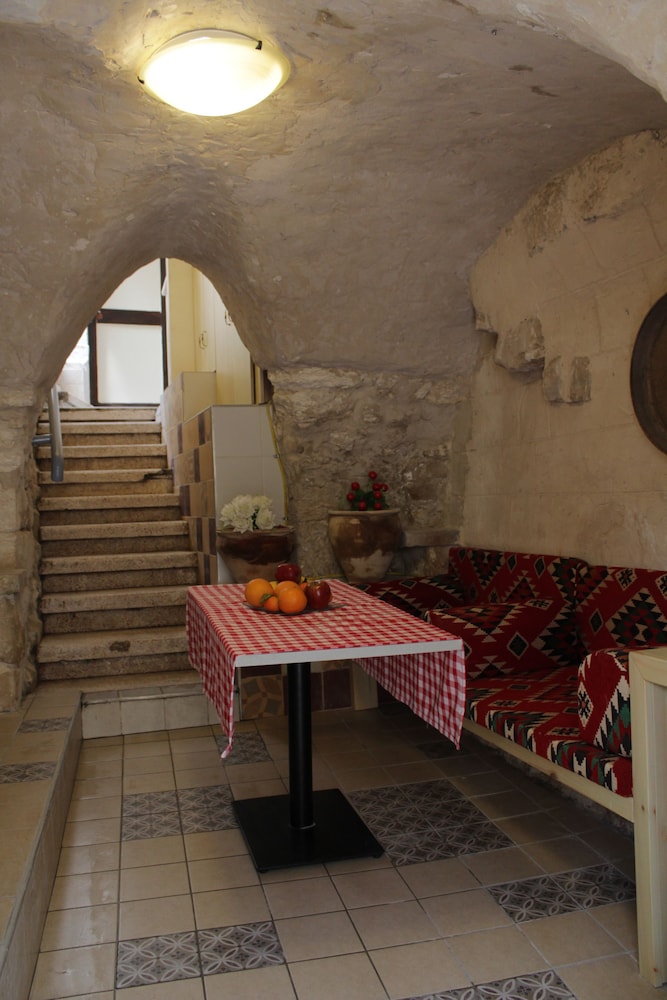 Mark House — Nazareth — photo 2