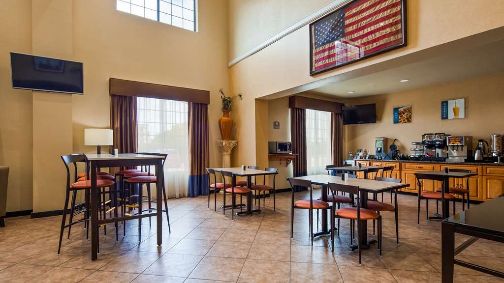 Best Western Windsor Pointe Hotel & Suites Frost Bank Center - photo 3