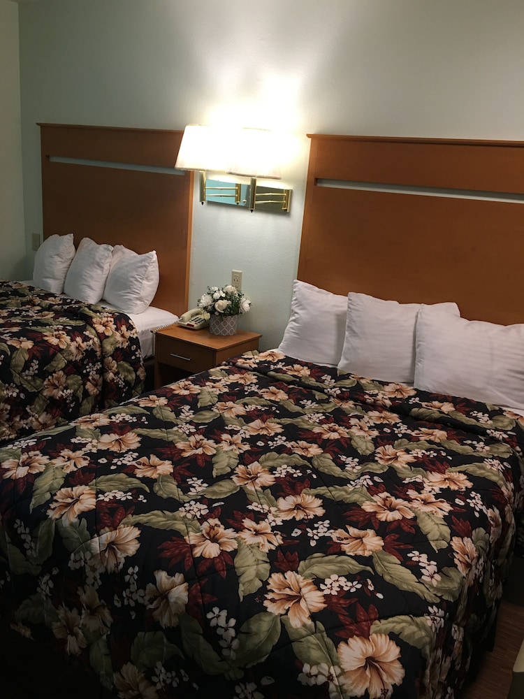 Oceanview Motel Huntington Beach - photo 17