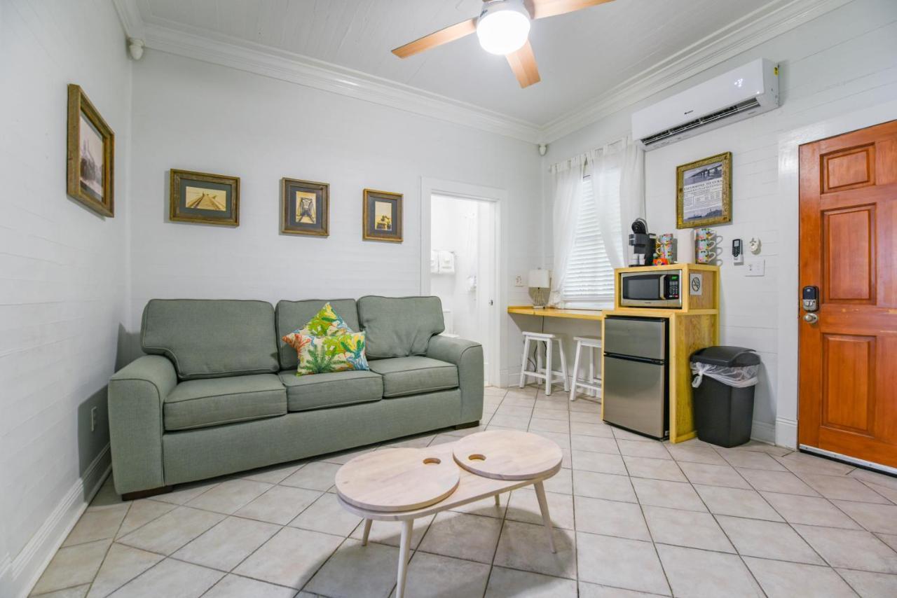 Atocha Cottage Harbor Walk Hideaways — 4-Star Luxury Hotel in Key West, United States