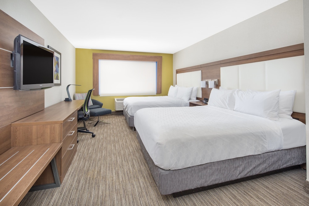 Holiday Inn Express Hotel & Suites Bishop by IHG - photo 15
