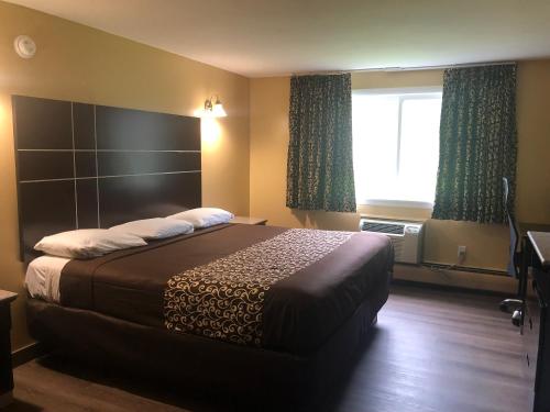 Budget Inn 9431444 — Syracuse