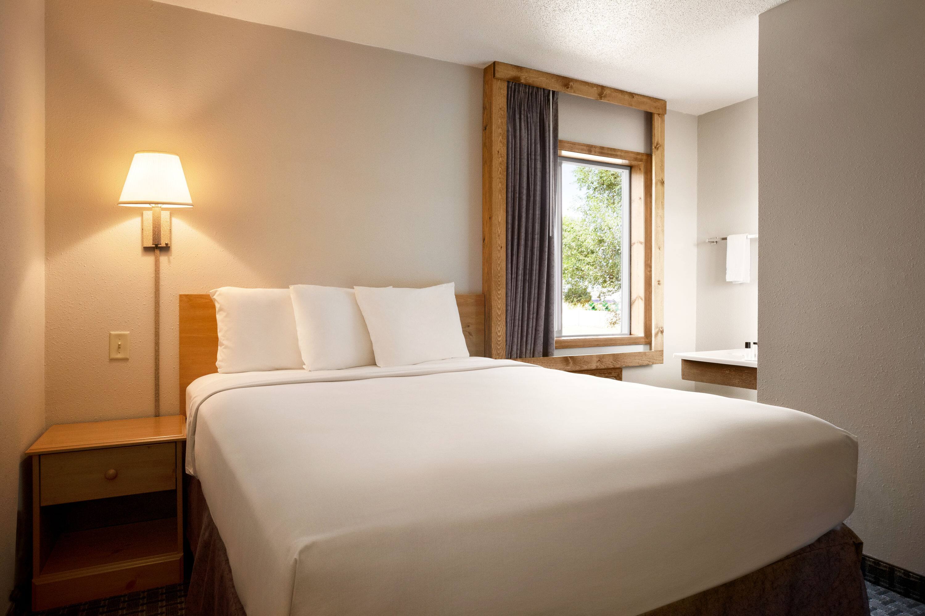 Travelodge by Wyndham Edgemont - photo 10